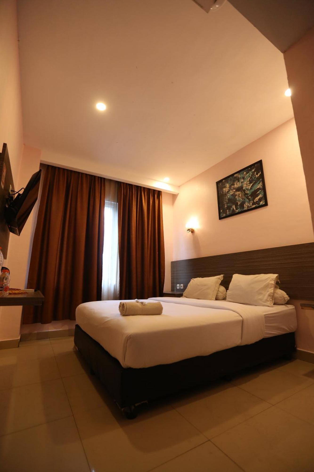 De'tonga Hotel 3*